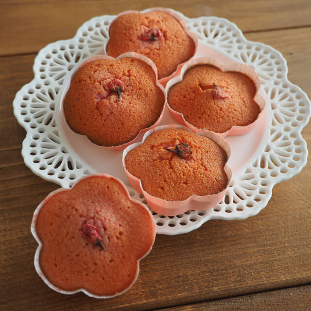 桜のフィナンシェ