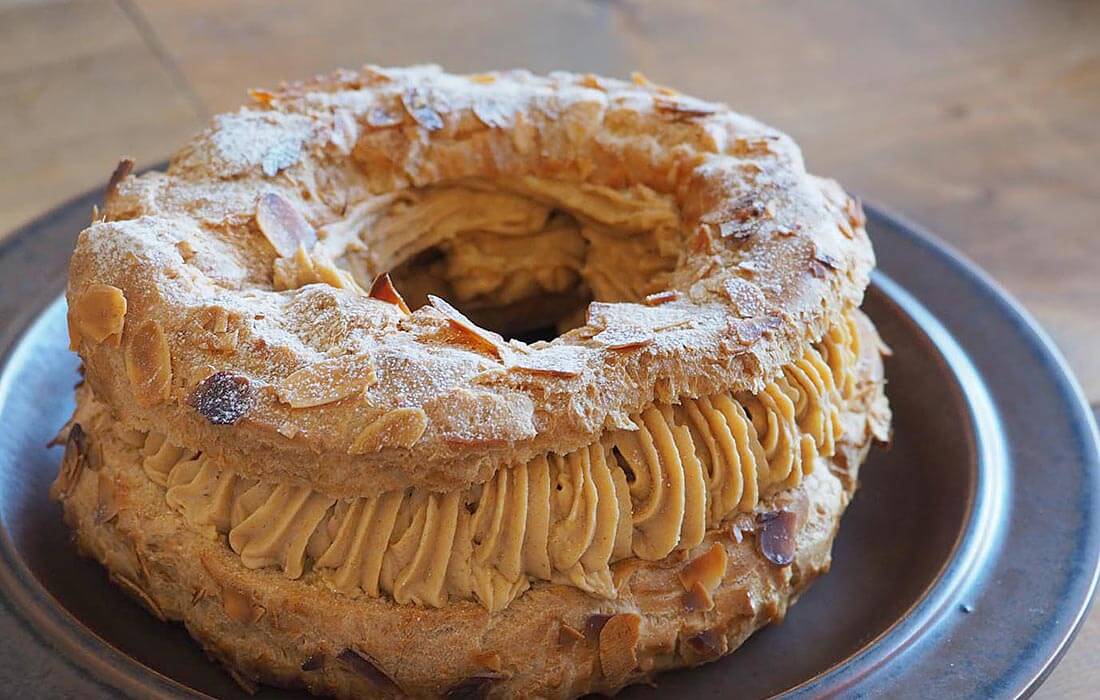  <span>パリブレスト</span>車輪をイメージして作られてたフランス伝統のお菓子。
